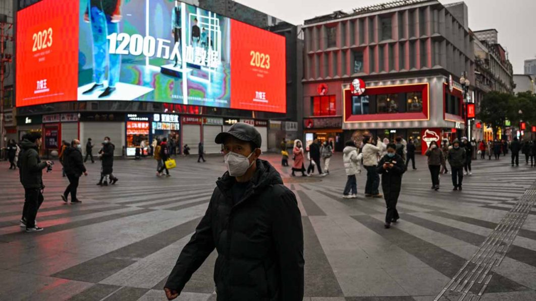 Bustling Wuhan markets celebrate New Year but grief remains 1 Bustling Wuhan markets celebrate New Year but grief remains