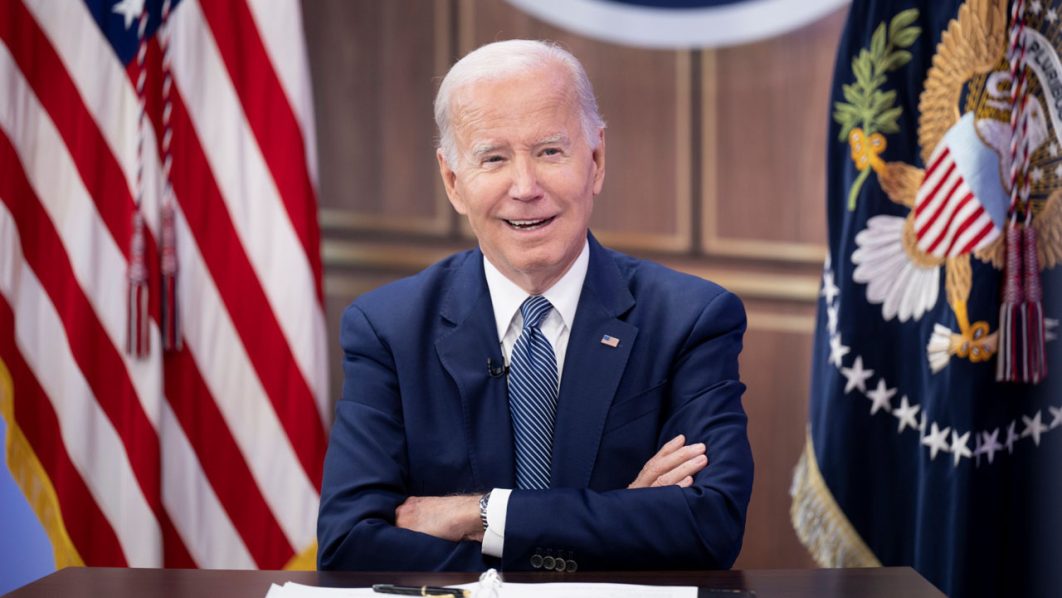Biden willing to discuss debt ceiling with Republican leader as default looms 1 Biden willing to discuss debt ceiling with Republican leader as default looms