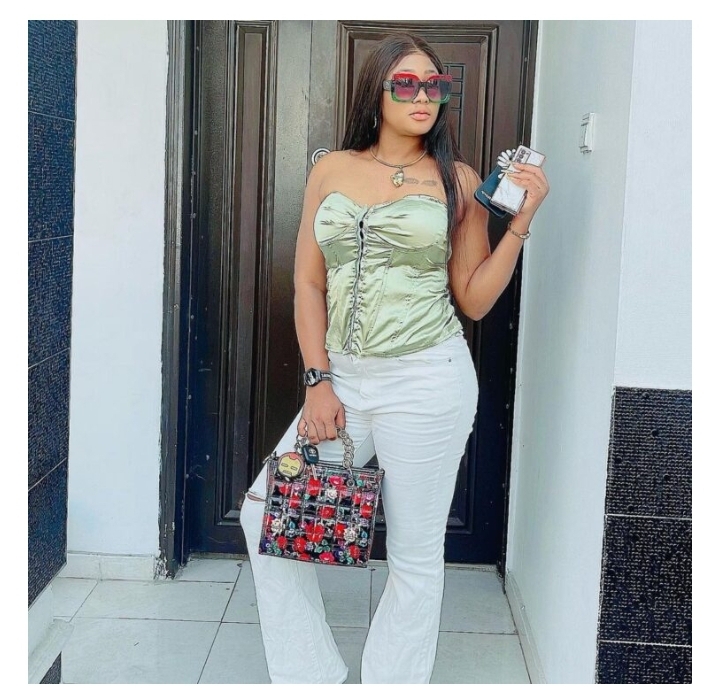 “Just make money and people will worship you” – Actress berates Ubi Franklin for tattooing Davido’s son’s nickname on his hand