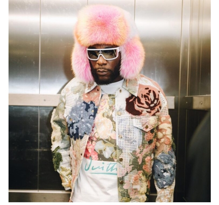 Singer, Burna Boy causes stir as he steps out on high heels