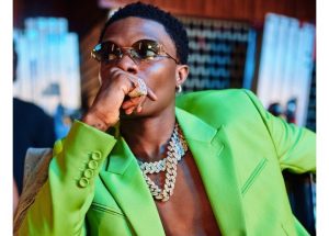 “More love less ego!” – Fans jubilates as Wizkid hints at tour with Davido