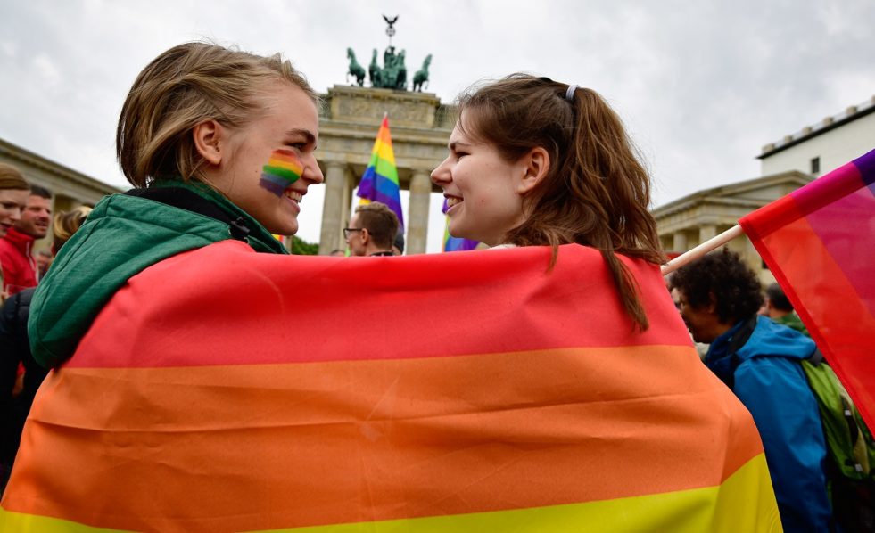 Church of England keeps ban on same-sex marriages