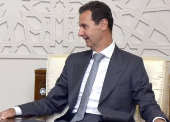 A handout picture released by the Syrian Arab News Agency (SANA) shows Syrian President Bashar al-Assad (R) receiving Iranian Deputy Foreign Minister for Arab-African Affairs Hossein Jaberi Ansari and his accompanying delegation in Damascus on September 19, 2016. / AFP PHOTO / SANA / HO / RESTRICTED TO EDITORIAL USE - MANDATORY CREDIT "AFP PHOTO / SANA" - NO MARKETING - NO ADVERTISING CAMPAIGNS - DISTRIBUTED AS A SERVICE TO CLIENTS