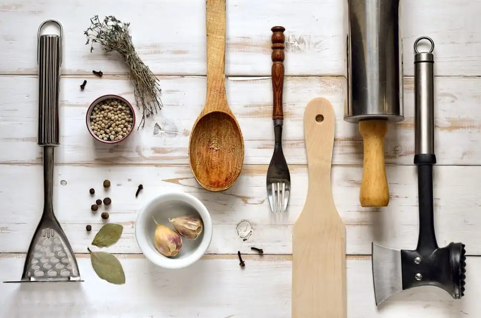 How To Clean Kitchen Utensils Safely