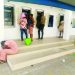 Still no respite on new naira notes, as Lagosians try their hands at ATM gallery in Oja-Oba, Abule-Egba, Lagos …yesterday.