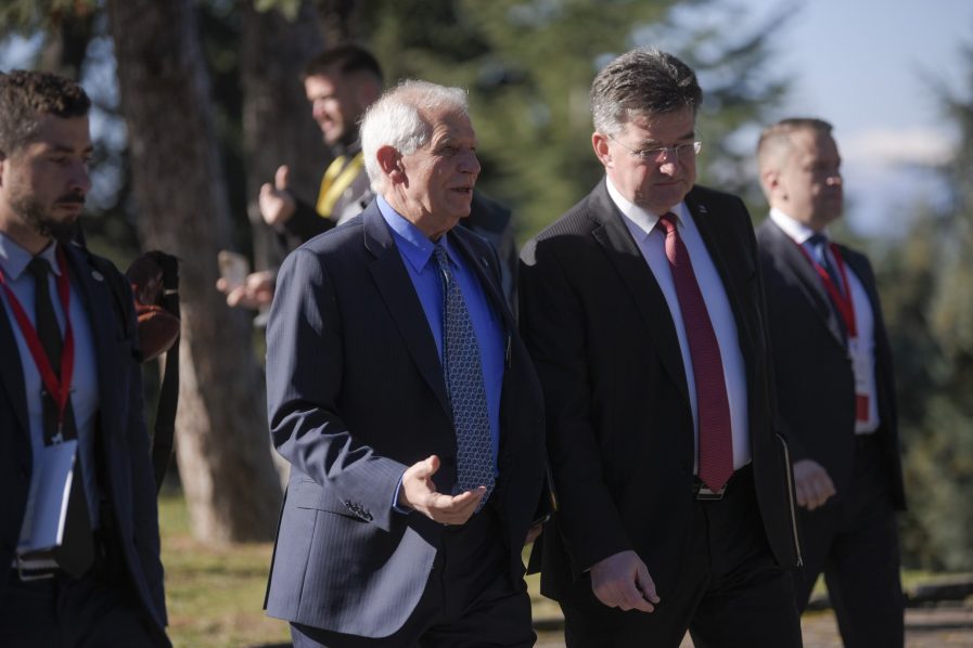 Serbia, Kosovo leaders hold talks over EU peace plan 1 Serbia, Kosovo leaders hold talks over EU peace plan