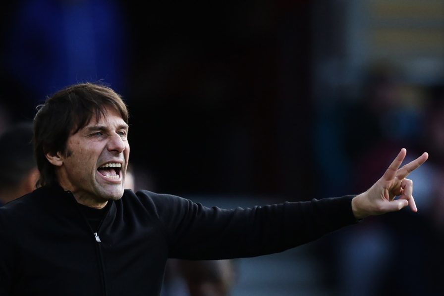 Conte outburst leaves Tottenham chairman Levy with decision to make 1 Conte outburst leaves Tottenham chairman Levy with decision to make