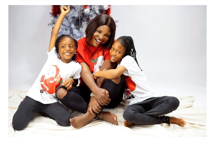 “I am happy I left” – Mother-of-two shares before and after photos of herself six years after walking out of her marriage.