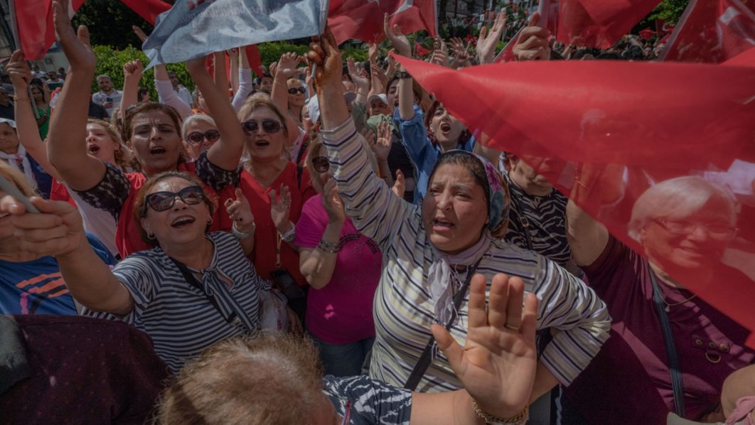 Defiant grassroots campaign targets Erdogan voters 1 Defiant grassroots campaign targets Erdogan voters