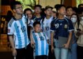 Chinese fans wait for members of Argentina’s football team outside a hotel where the team is staying in Beijing on June 10, 2023. – Argentina will play a friendly football match against Australia on June 15 at Beijing’s newly-renovated 68,000-capacity Workers’ Stadium. (Photo by Jade GAO / AFP)