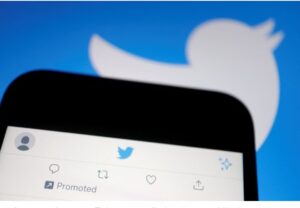 Twitter's cash flow remains negative as ad revenue declines 50%, according to Elon Musk 1 Twitter's cash flow