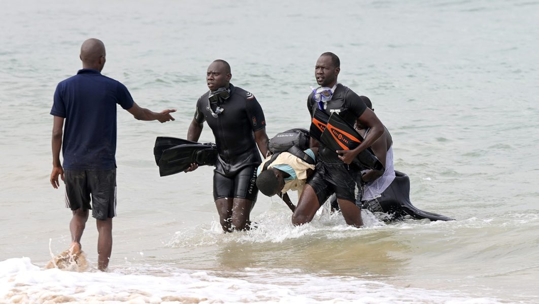 Senegal boat capsize 1062x598 1 Fourteen die in boat capsize off Senegal capital