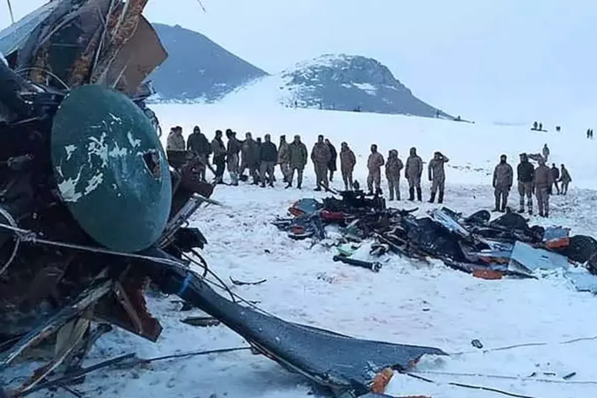 Three firefighters missing in Turkey helicopter crash 1 Turkey Helicopter Crash Three firefighters missing in Turkey helicopter crash