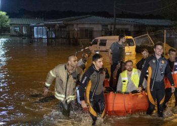 Turkish flood death toll rises to eight