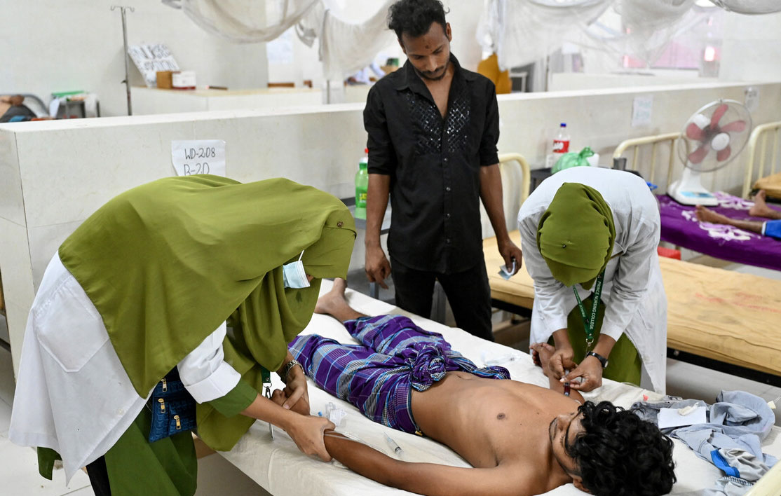 Bangladesh dengue deaths top 1,000 in worst outbreak on record 1 Bangladesh dengue deaths top 1,000 in worst outbreak on record