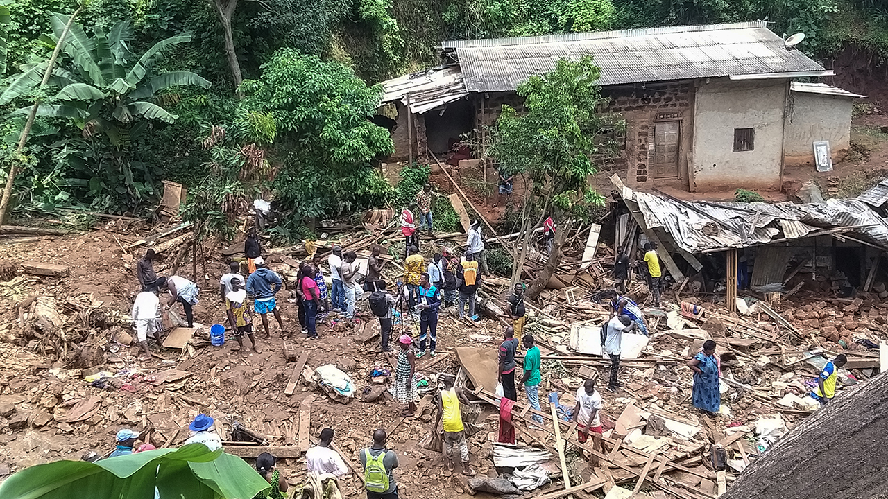 Landslide triggered by heavy rain kills 27 in Cameroon 1 Landslide triggered by heavy rain kills 27 in Cameroon