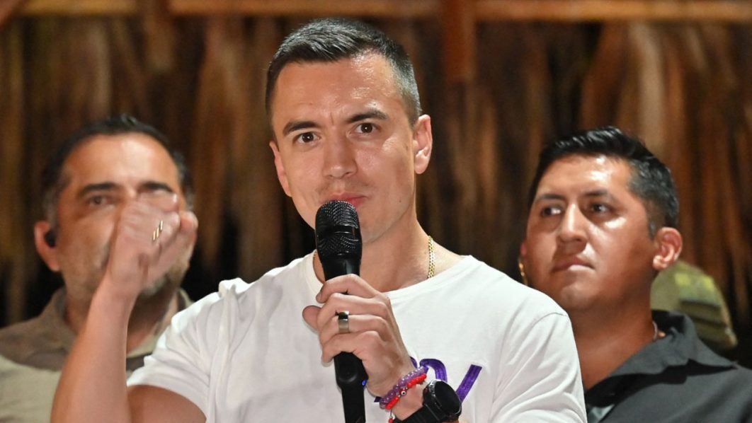 Ecuador’s youngest-ever president vows to ‘restore peace’ 1 Ecuador’s youngest-ever president vows to ‘restore peace’