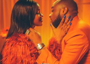 Chioma and Davido | Image: Instagram/thechefchi