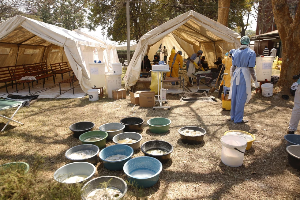 Zimbabwe imposes measures to fight resurging cholera cases 1 Zimbabwe imposes measures to fight resurging cholera cases