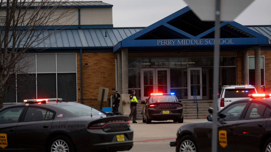 One student dead in Iowa school shooting, four other injuries 1 One student dead in Iowa school shooting, four other injuries